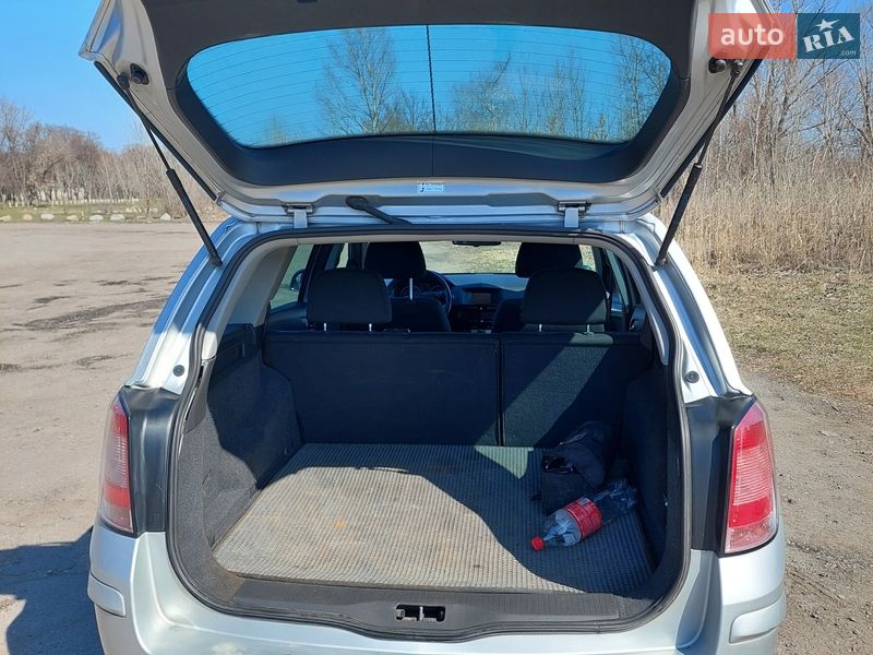 Универсал Opel Astra 2010 в Павлограде