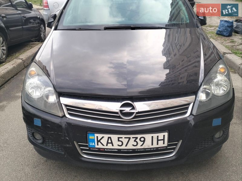 Opel Astra 2010 Opel Astra 2010