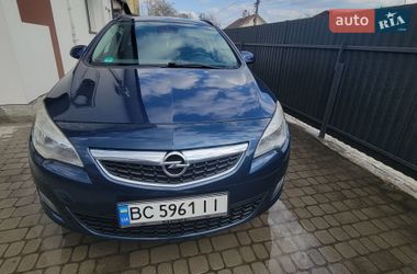 Универсал Opel Astra 2011 в Львове