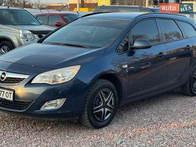 Opel Astra 2011