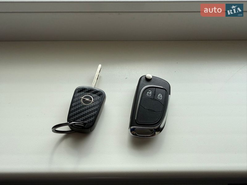 Универсал Opel Astra 2011 в Кельменцах