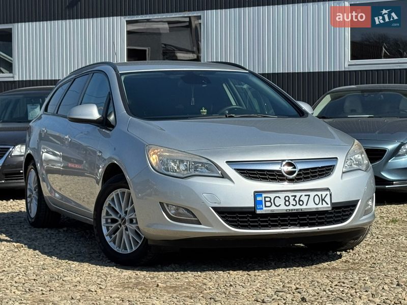 Opel Astra 2011