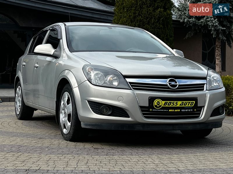 Opel Astra 2011