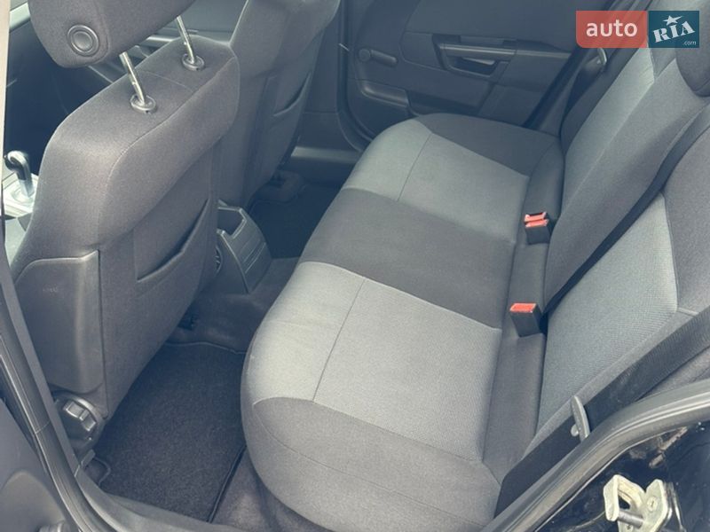 Хэтчбек Opel Astra 2006 в Городенке