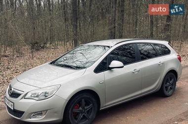 Универсал Opel Astra 2012 в Житомире