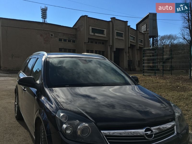 Універсал Opel Astra 2010 в Коломиї