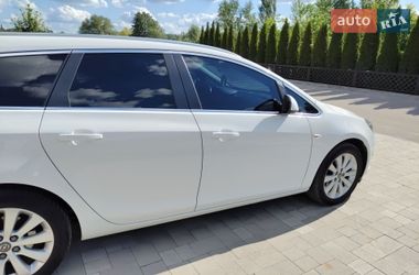 Універсал Opel Astra 2014 в Сумах