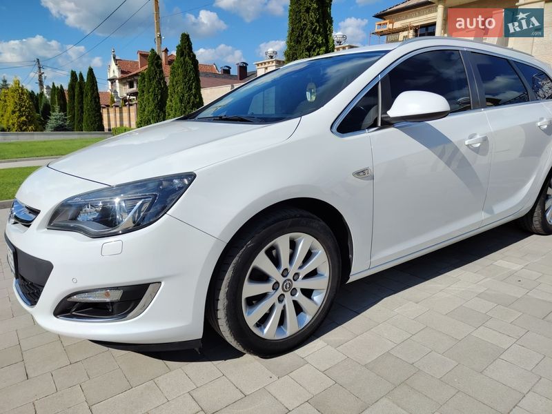 Універсал Opel Astra 2014 в Сумах