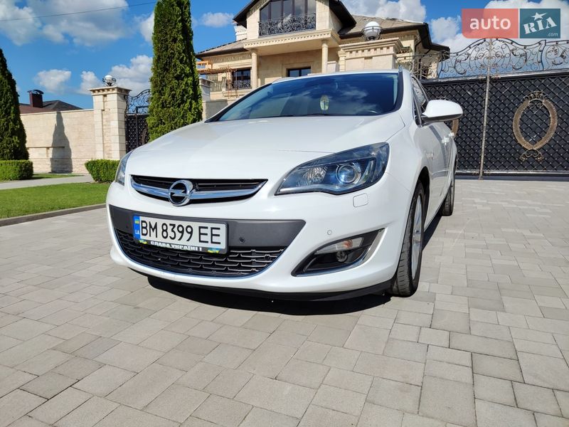 Універсал Opel Astra 2014 в Сумах