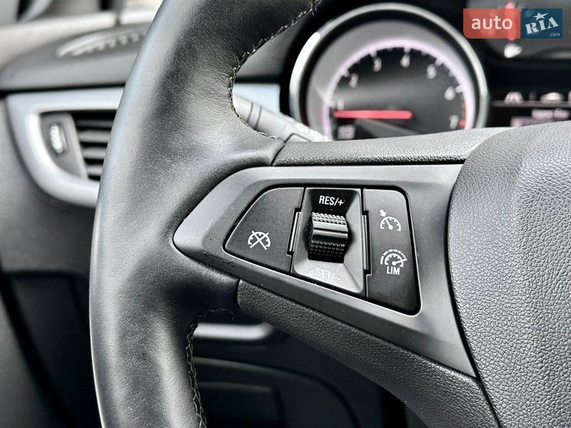 Хэтчбек Opel Astra 2018 в Киеве