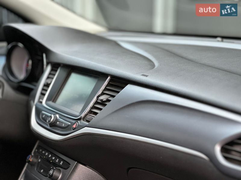 Хэтчбек Opel Astra 2018 в Киеве