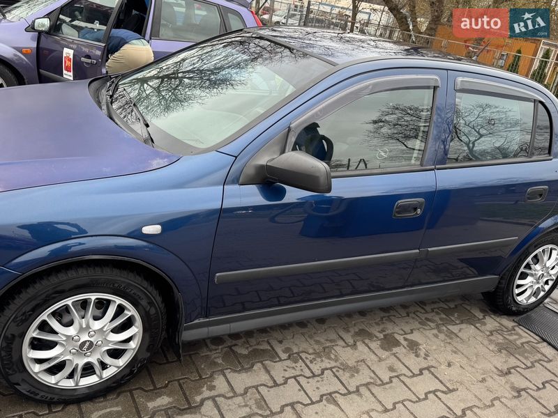 Седан Opel Astra 2004 в Харкові