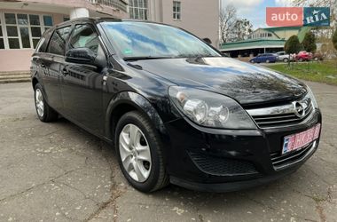 Универсал Opel Astra 2010 в Ватутино