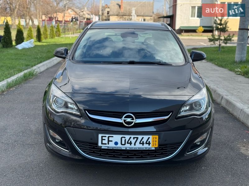 Универсал Opel Astra 2015 в Умани