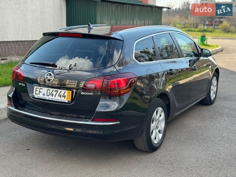 Универсал Opel Astra 2015 в Умани