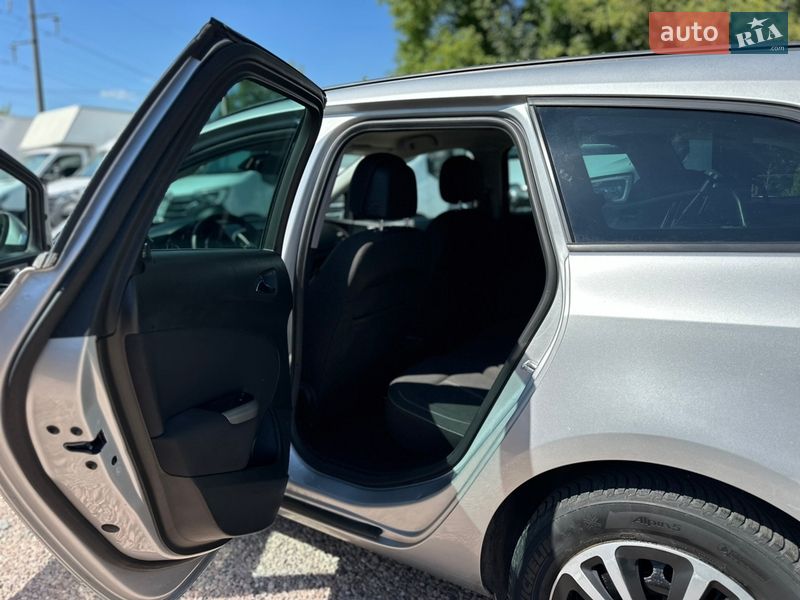 Универсал Opel Astra 2011 в Ровно фото 19 Универсал Opel Astra 2011 в Ровно