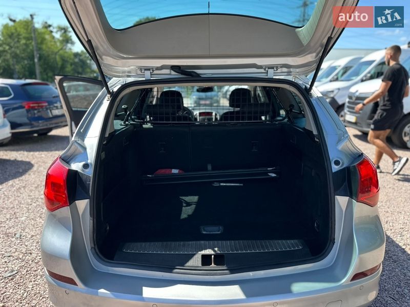 Универсал Opel Astra 2011 в Ровно фото 24 Универсал Opel Astra 2011 в Ровно