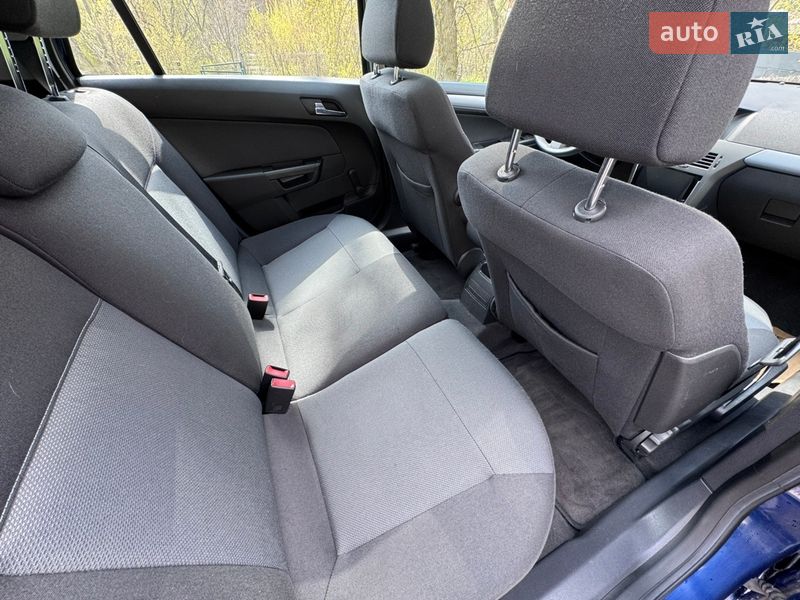 Універсал Opel Astra 2007 в Полтаві