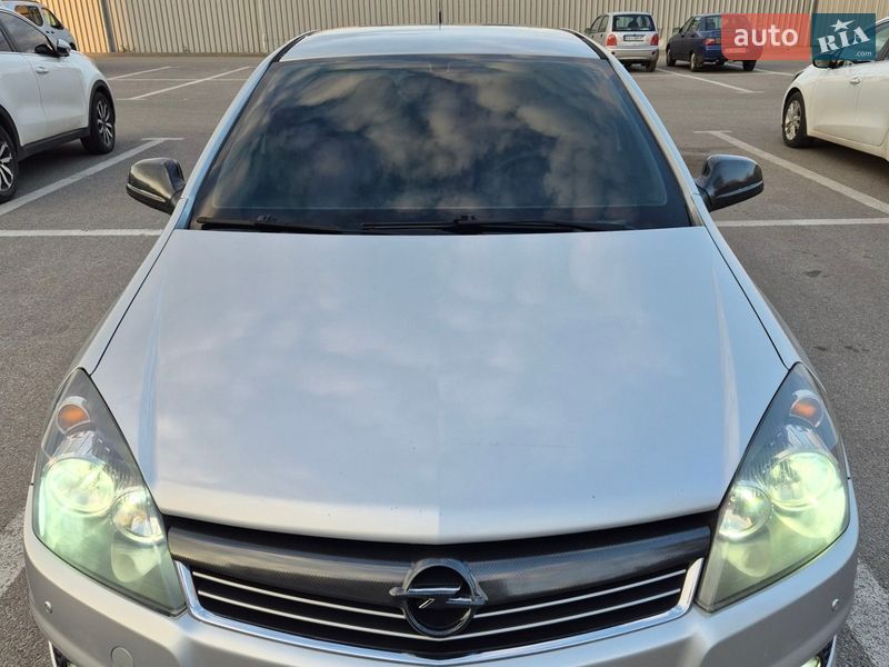 Седан Opel Astra 2011 в Харкові
