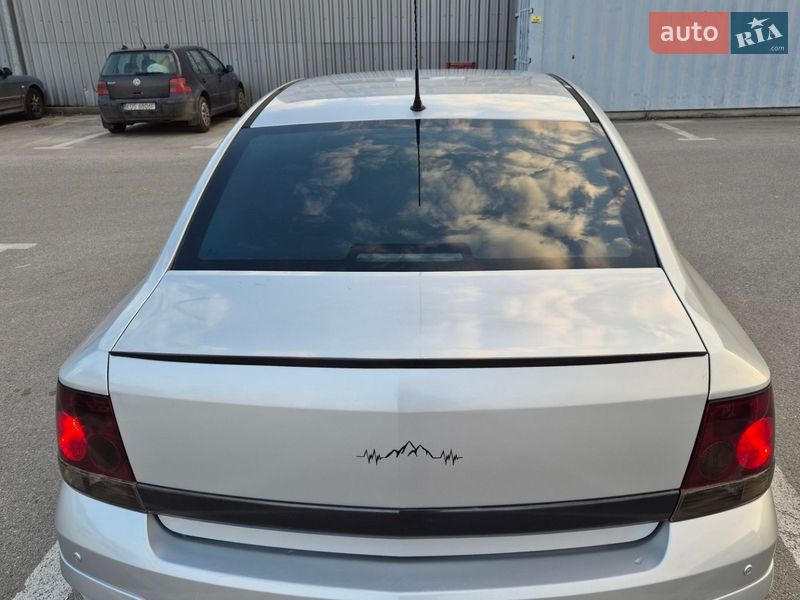 Седан Opel Astra 2011 в Харкові