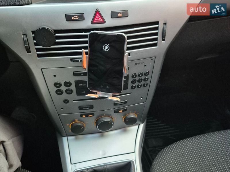 Седан Opel Astra 2011 в Харкові