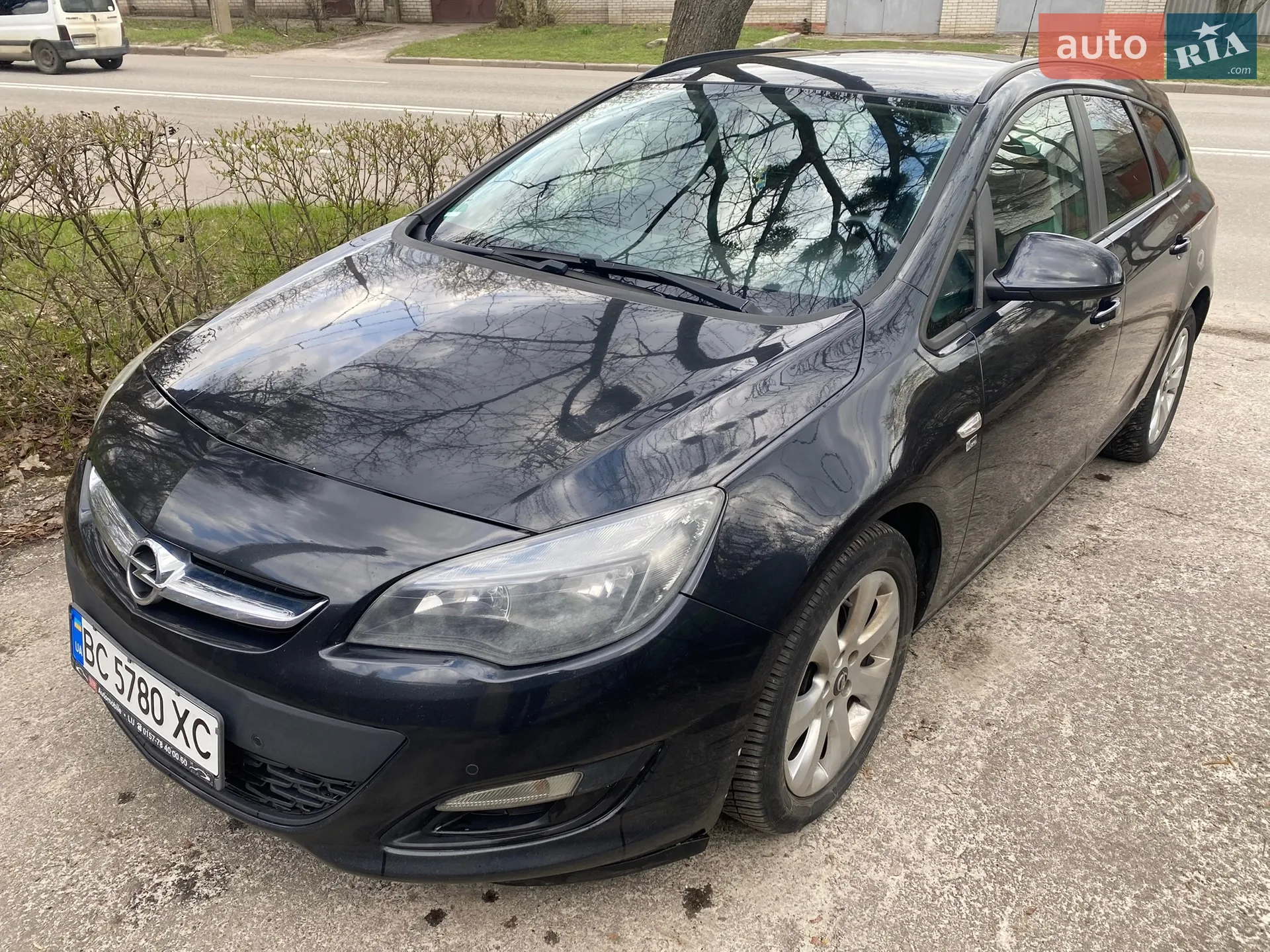 2012 Opel Astra - фото 1
