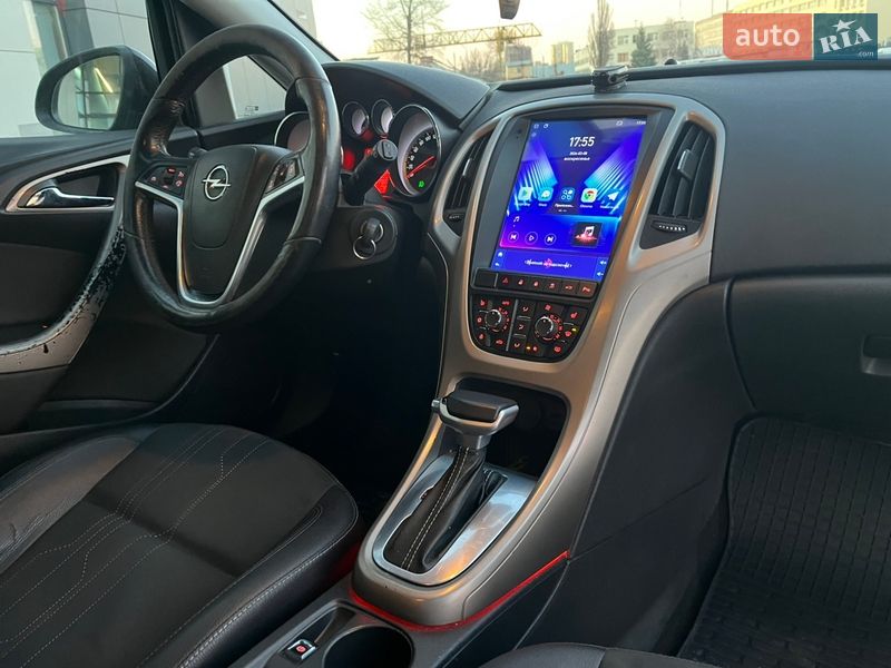 Хэтчбек Opel Astra 2012 в Киеве