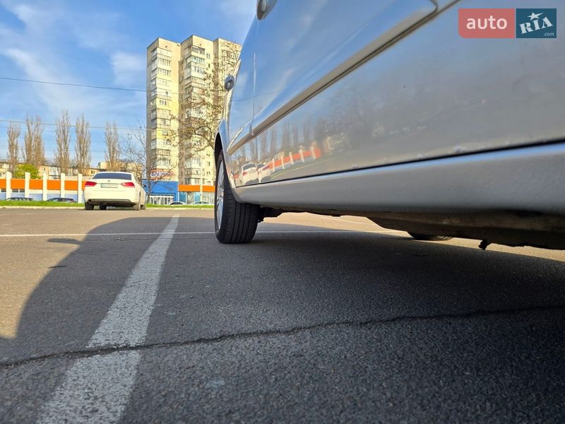 Универсал Opel Astra 2009 в Одессе