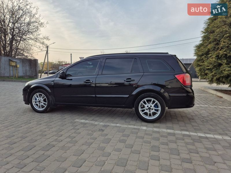 Универсал Opel Astra 2006 в Ивано-Франковске