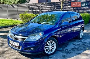 Хэтчбек Opel Astra 2012 в Днепре