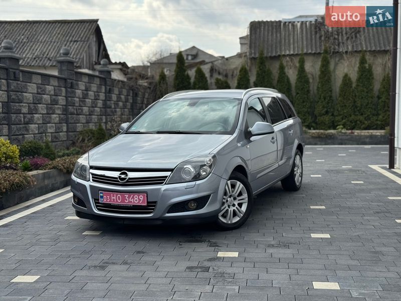 Универсал Opel Astra 2009 в Дубно