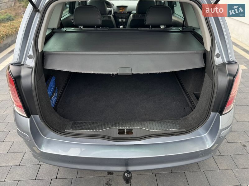 Универсал Opel Astra 2009 в Дубно