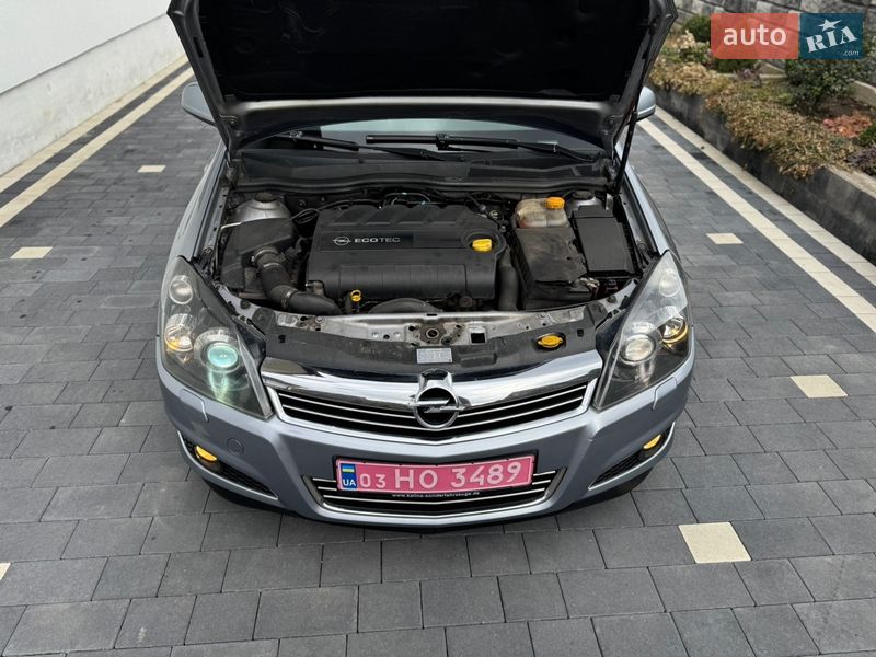 Универсал Opel Astra 2009 в Дубно