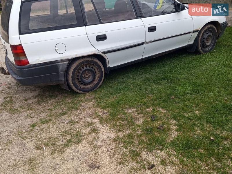 Універсал Opel Astra 1995 в Хмільнику