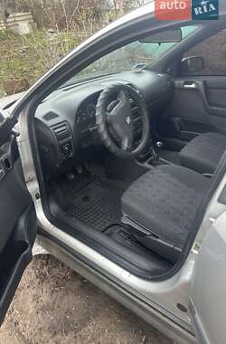 Универсал Opel Astra 2002 в Вишневом