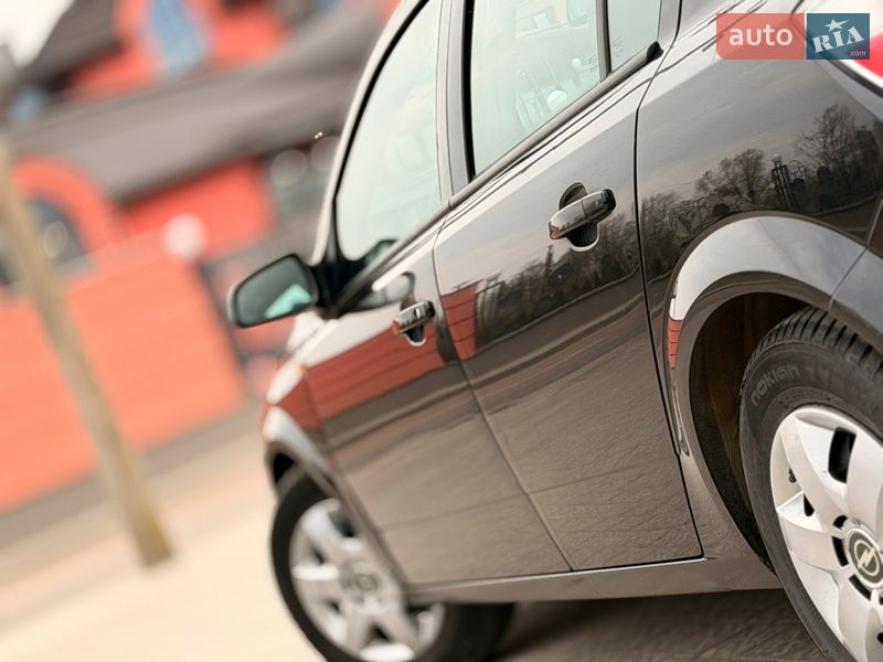 Хэтчбек Opel Astra 2004 в Дрогобыче