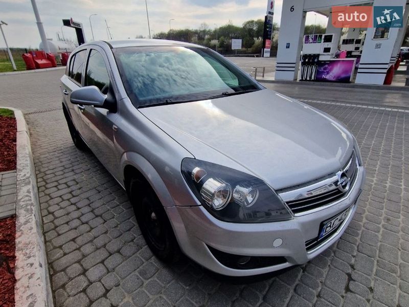 Opel Astra 2013