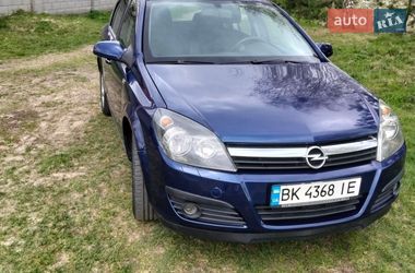 Хэтчбек Opel Astra 2006 в Ровно