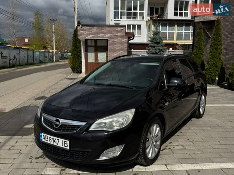 Opel Astra 2011