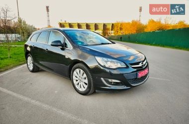 Універсал Opel Astra 2015 в Івано-Франківську