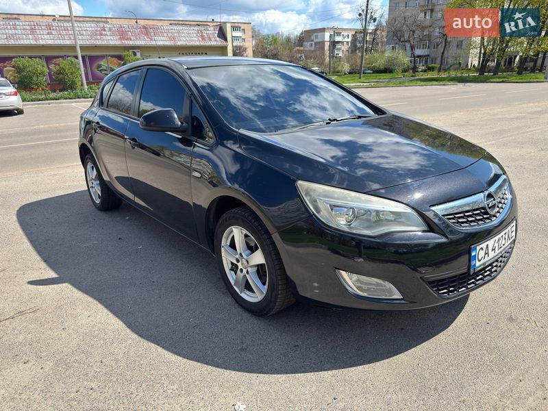 Opel Astra 2011