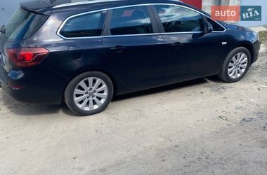 Универсал Opel Astra 2011 в Костополе