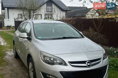 Универсал Opel Astra 2015 в Новояворовске