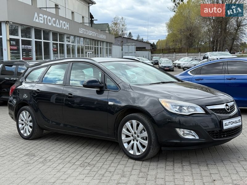 Opel Astra 2011