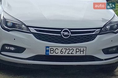 Універсал Opel Astra 2016 в Дрогобичі