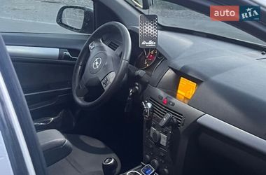 Универсал Opel Astra 2006 в Ужгороде