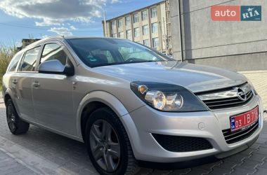 Универсал Opel Astra 2010 в Тернополе