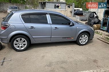 Хэтчбек Opel Astra 2007 в Запорожье