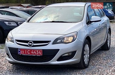 Універсал Opel Astra 2015 в Рівному