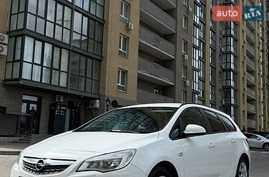 Универсал Opel Astra 2011 в Черкассах